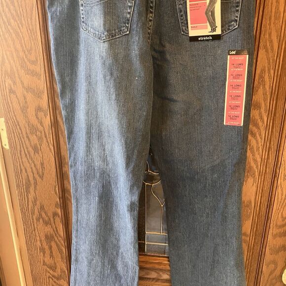 NWT Lee Women's Size 14 Long Relaxed High Rise Bootcut Denim Blue Jeans MSRP $40 - Picture 13 of 16